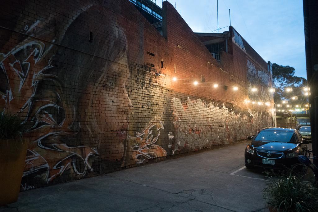 Хостел Nomads Melbourne Backpackers Экстерьер фото