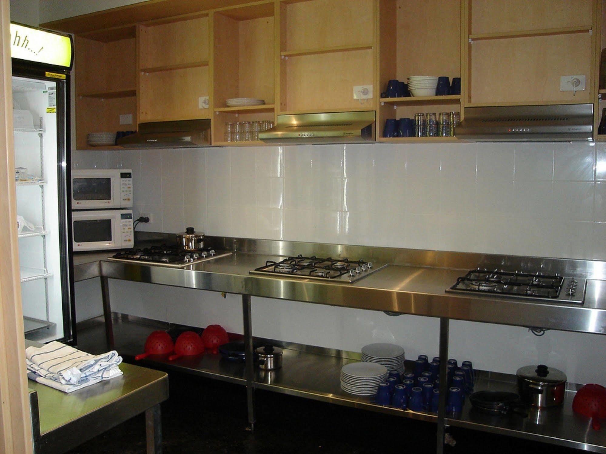 Хостел Nomads Melbourne Backpackers Экстерьер фото