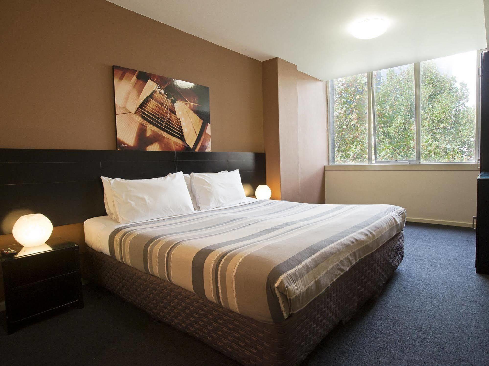 Хостел Nomads Melbourne Backpackers Экстерьер фото
