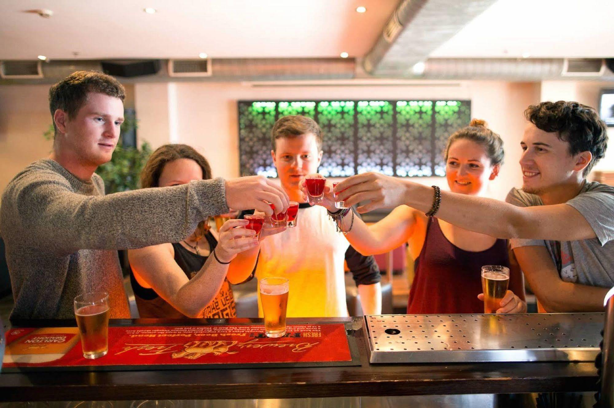Хостел Nomads Melbourne Backpackers Экстерьер фото