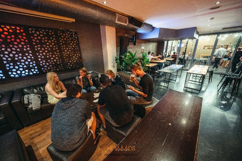 Хостел Nomads Melbourne Backpackers Экстерьер фото